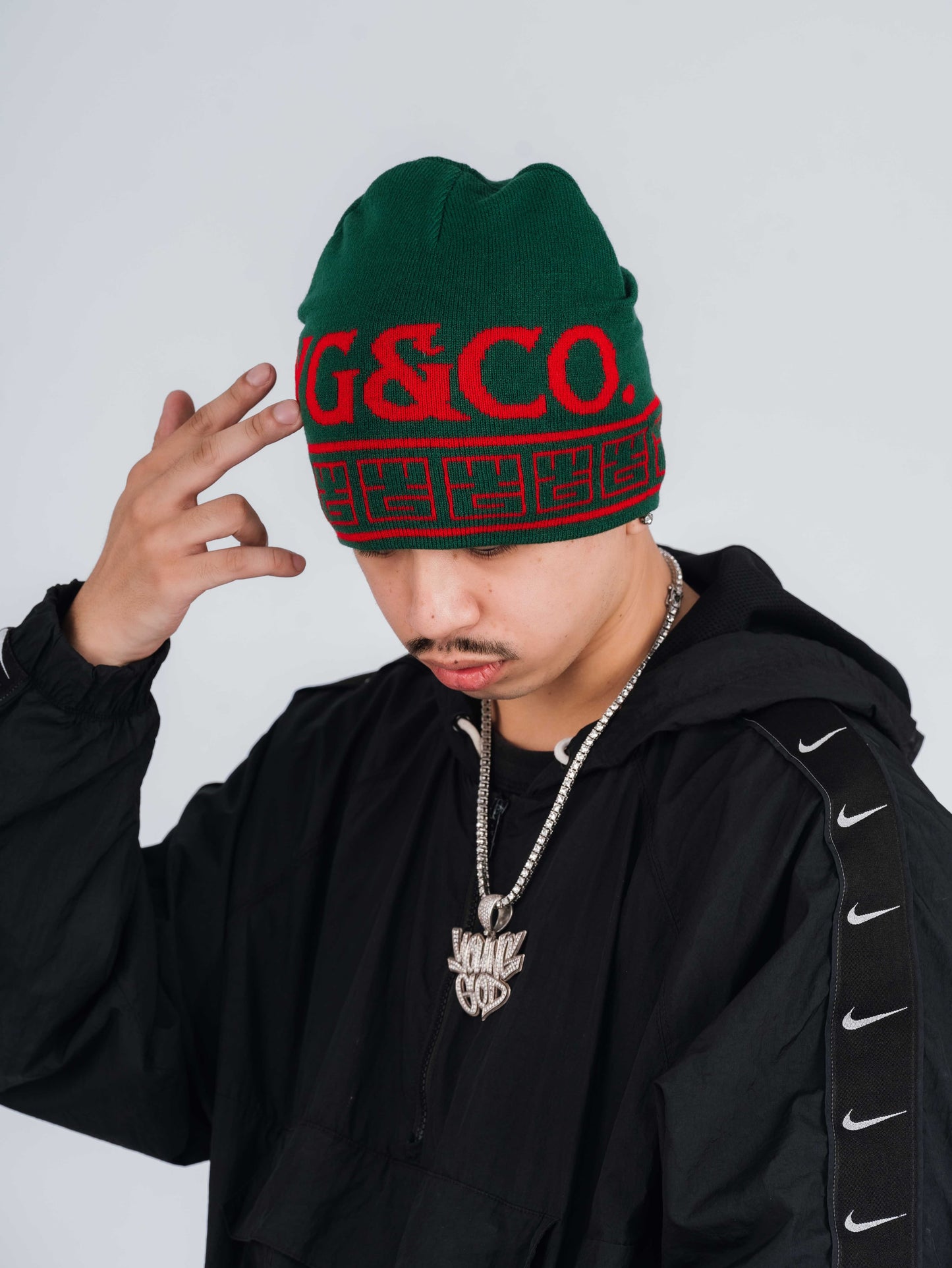 YG&CO MONOGRAM KNIT BEANIE